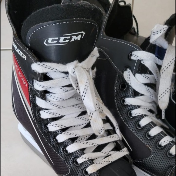 3 items: Timberland Boots, Ice Skates and Winter Boots - Picture 11 of 13